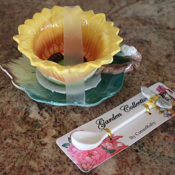 SUNFLOWER SHAPED by Corner Ruby Floral Shaped Coffee Tea Cup Saucer & Spoon-3 PC - Picture 1 of 11